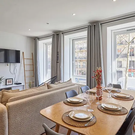 아파트 2 Bedrooms Center Of