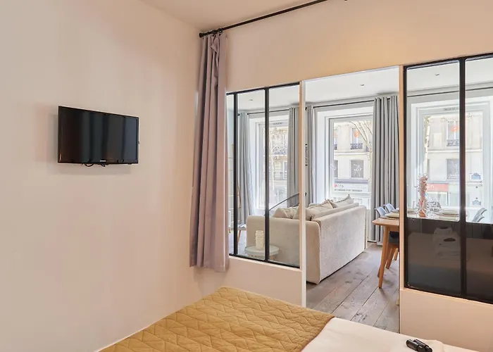 2 Bedrooms Center Of * Paříž